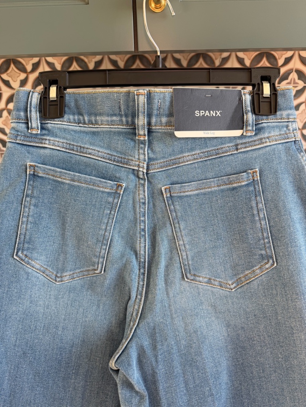 SPANX Wide Leg High-Rise Women's Jeans - Light Blue Pull-On M Medium - Picture 2 of 4